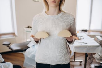 Brustvergrößerung - Brust OP - Brustimplantate - Welche Größe soll ich wählen?